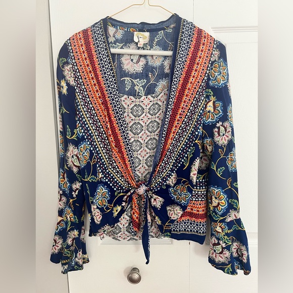 Fig and Flower Wrap Top - Size Medium - Picture 1 of 9